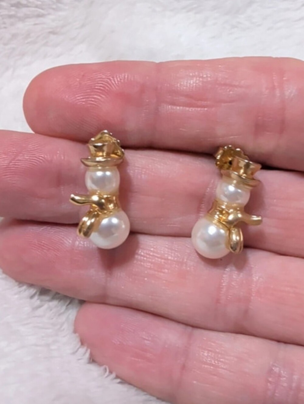 Vintage Avon gold-tone faux pearl snowman stud earrings